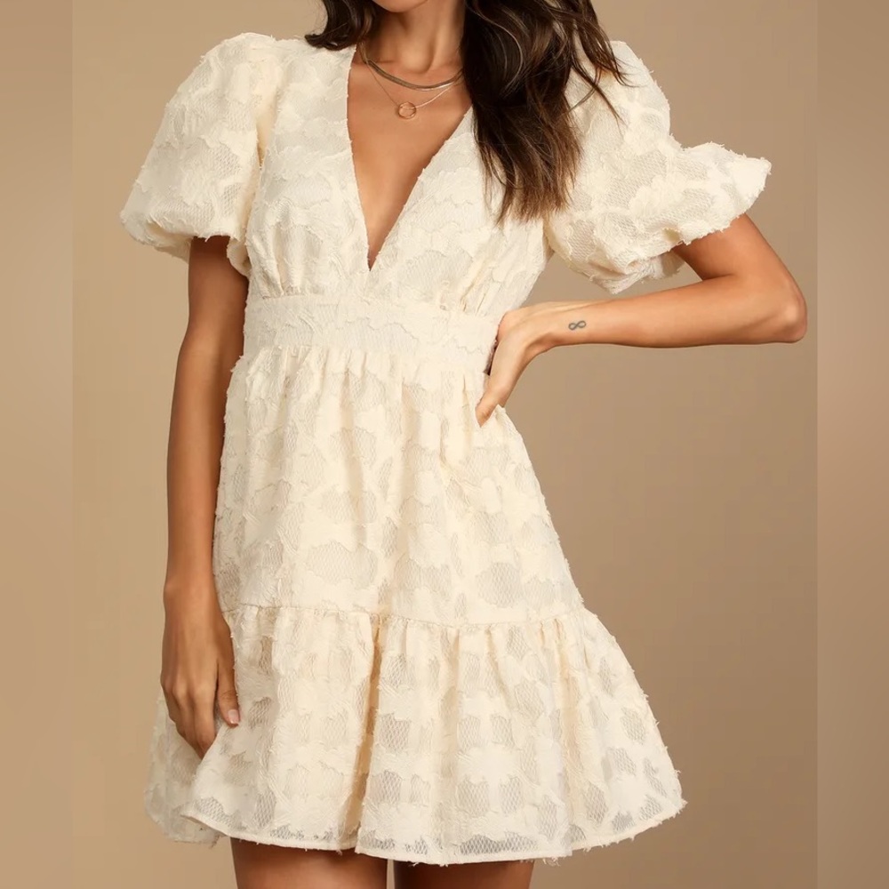 Lulus Cream Colored Dress